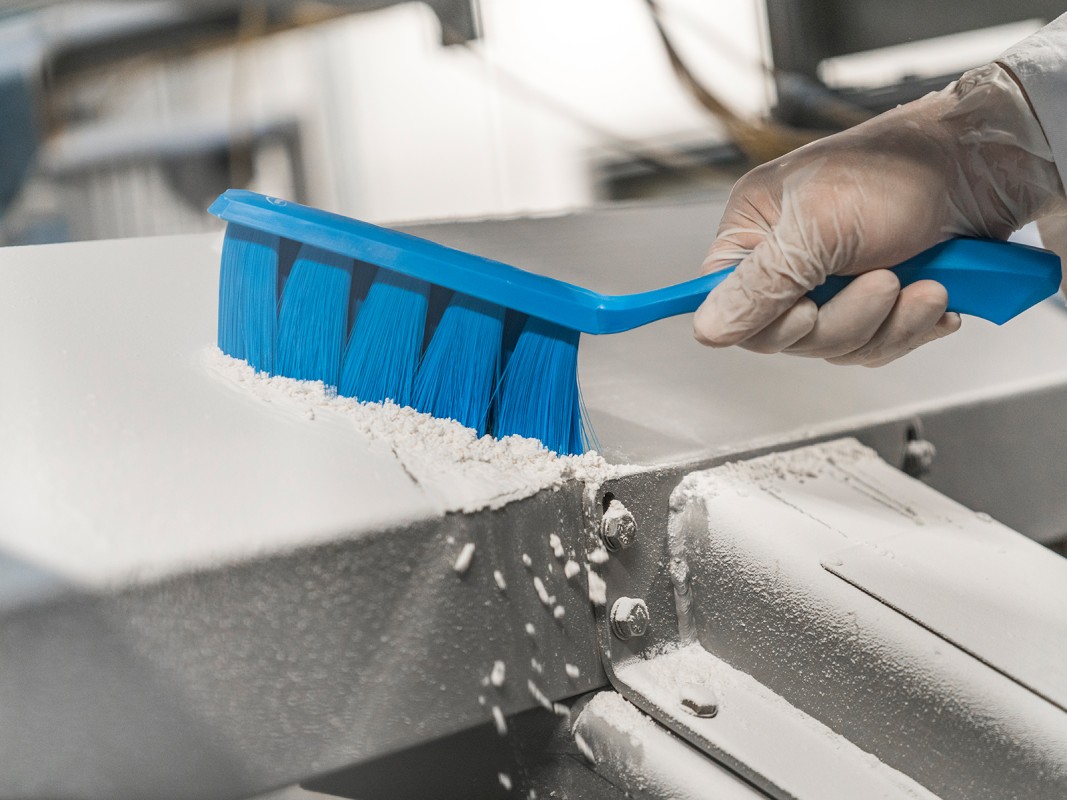 Vikan hand brush (soft bristles) - TnP Visual Workplace